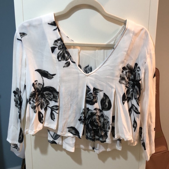 Urban Outfitters Top - Picture 2 of 3